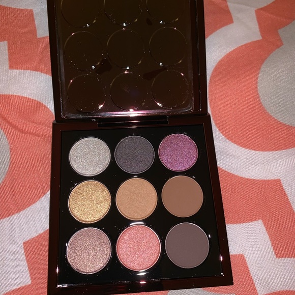 Aaliyah MAC Collection 💄 - Picture 2 of 8